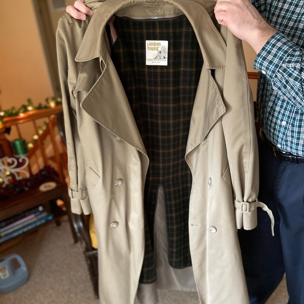 London Towne Men’s Trench Coat with plaid lining